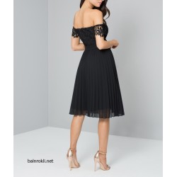 Елегантна Черна Рокля Шифон Плисе и Бюстие Дантела 