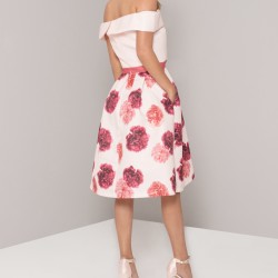  Бална Рокля с Розови Цветя