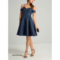 Елегантна Тъмносиня Рокля Сатен