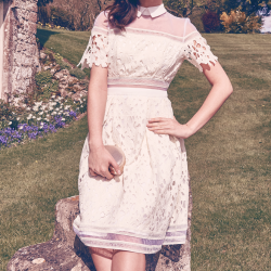 Къса Елегантна Рокля Жълта Дантела