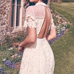 Къса Елегантна Рокля Жълта Дантела