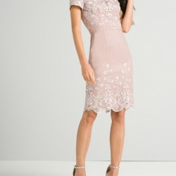 Елегантна Нежно Лилава Рокля Флорални Бродерии