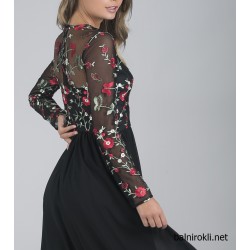 Елегантна Къса Черна Рокля с Бродерия Шифон