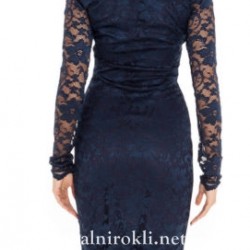 Елегантна Права Рокля в Тъмносиня Дантела