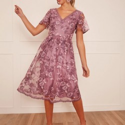 Елегантна Къса Вечерна Лилава Рокля Бродерия