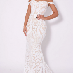 Дълга Официална Бяла Рокля Бюстие Декорации