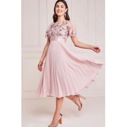 Елегантна Светлорозова Миди Рокля Шифон Плисе Дантела Бродерия