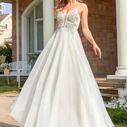 Дълга Официална Рокля Цвят Бял Крем Тюл