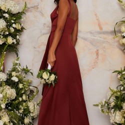 Дълга Елегантна Вечерна Рокля Сатен Деколте Дълга Елегантна Вечерна Рокля Сатен Деколте